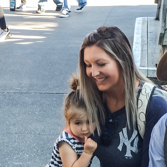 Meet your Posher, Danille - Picture 1 of 4